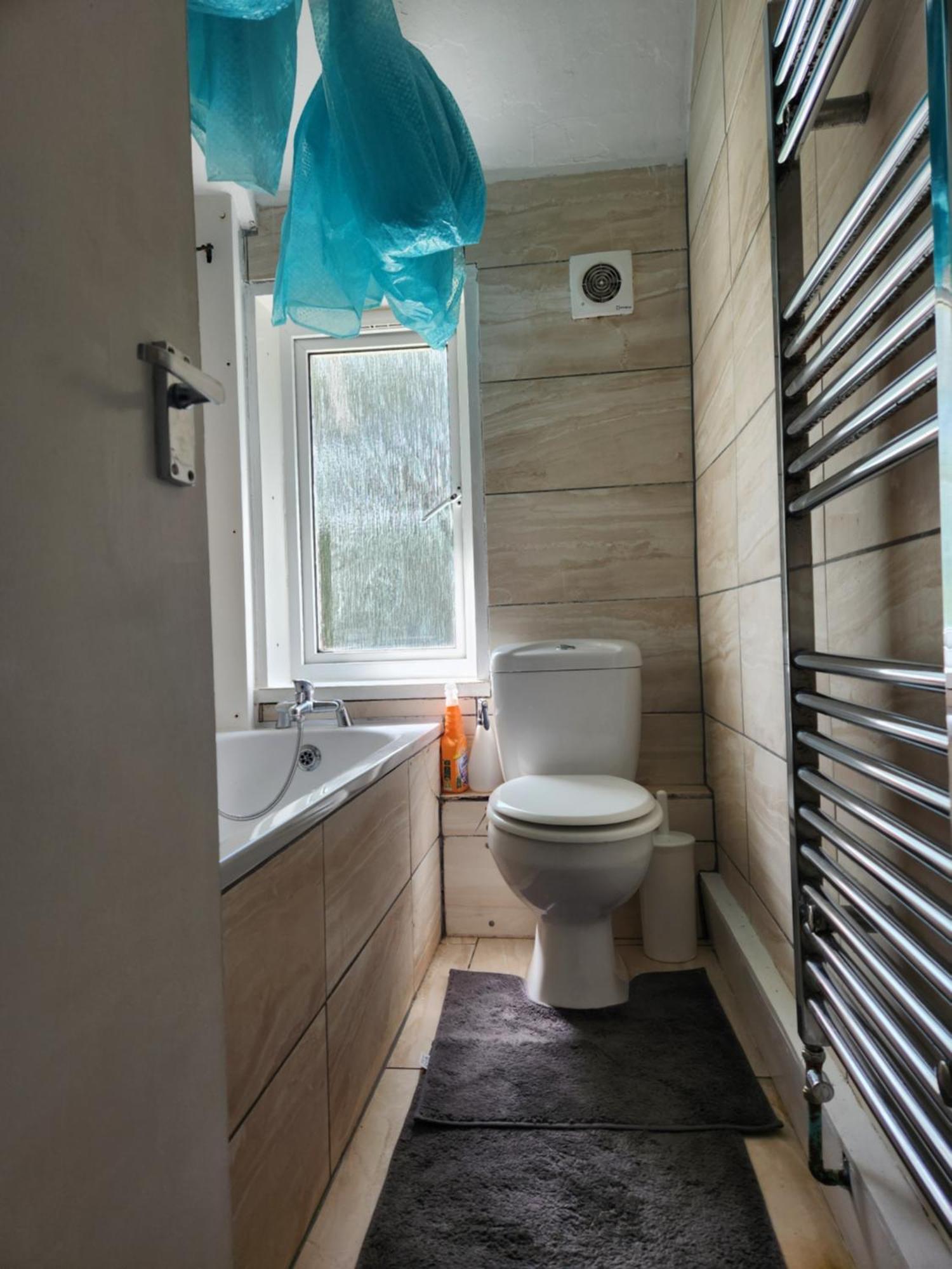 Appartement Flat With Work Station, Monitor, Smart Tv & Netflix à Londres Extérieur photo